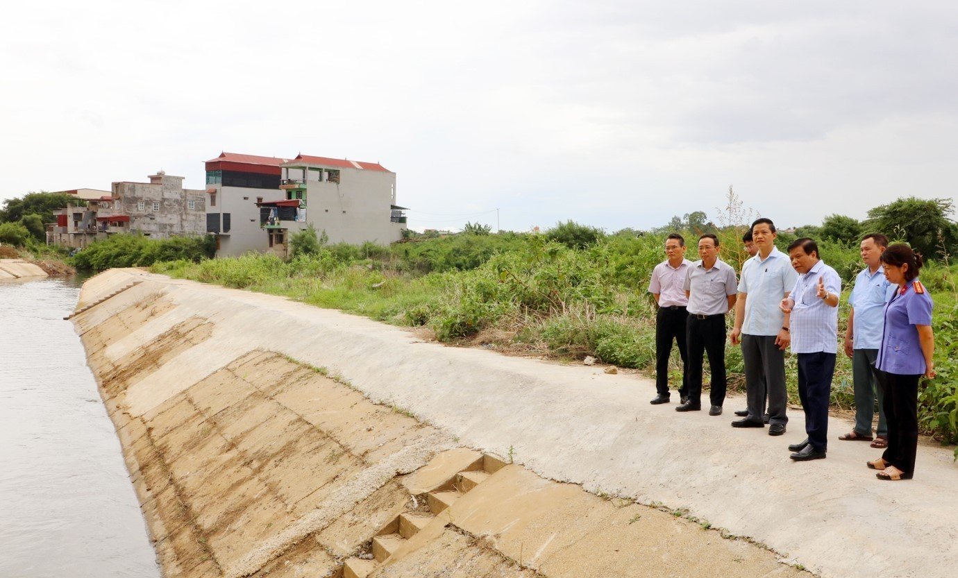 Lãnh đạo UBND tỉnh Bắc Ninh kiểm tra công trình đê điều, thủy lợi trên địa bàn tỉnh.