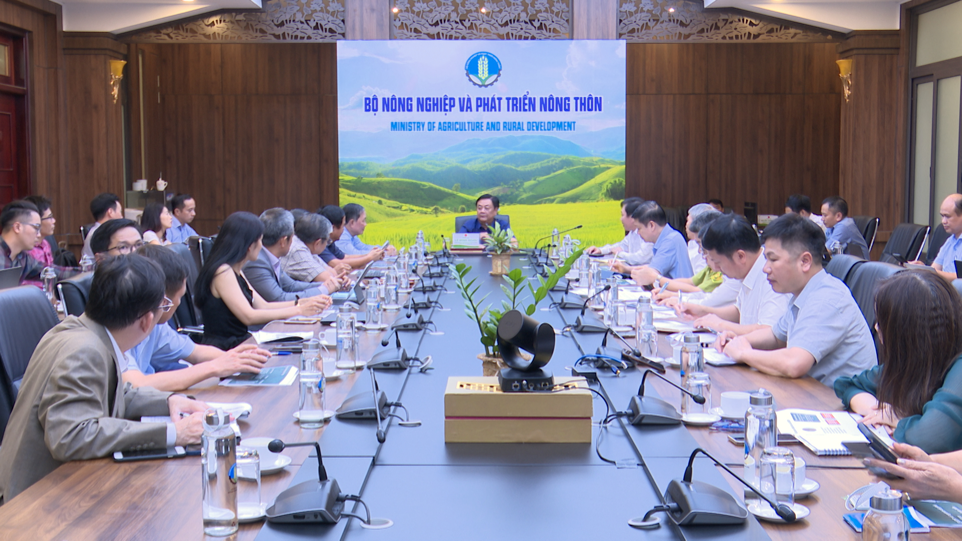 With the new regulation on non-deforestation agro-products, associations now propose management agencies soon deploy a database on growing areas while monitoring and protecting forests. Photo: Quang Linh.