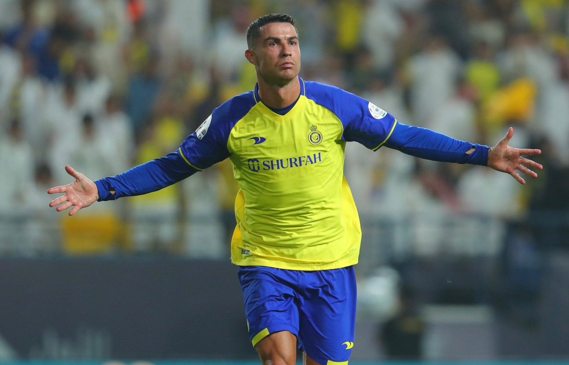 Cristiano Ronaldo đập tan tin đồn chạy khỏi Al-Nassr