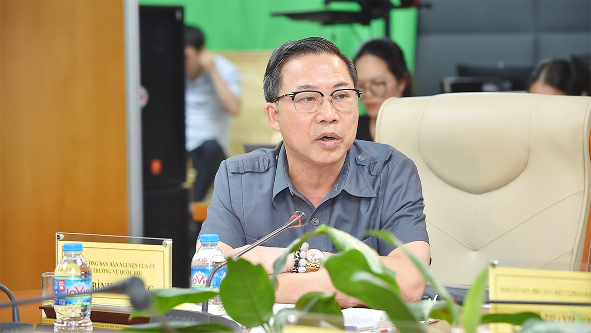 Ông Lưu Bình Nhưỡng, Phó trưởng Ban Dân nguyện của Quốc Hội chia sẻ tại tọa đàm 'Bảo vệ quyền lợi của người mua bảo hiểm'. 