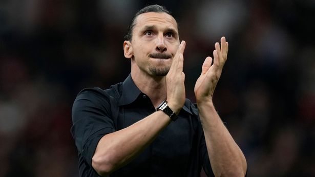 Ibrahimovic bật khóc trong ngày tuyên bố giải nghệ. Ảnh: AS.