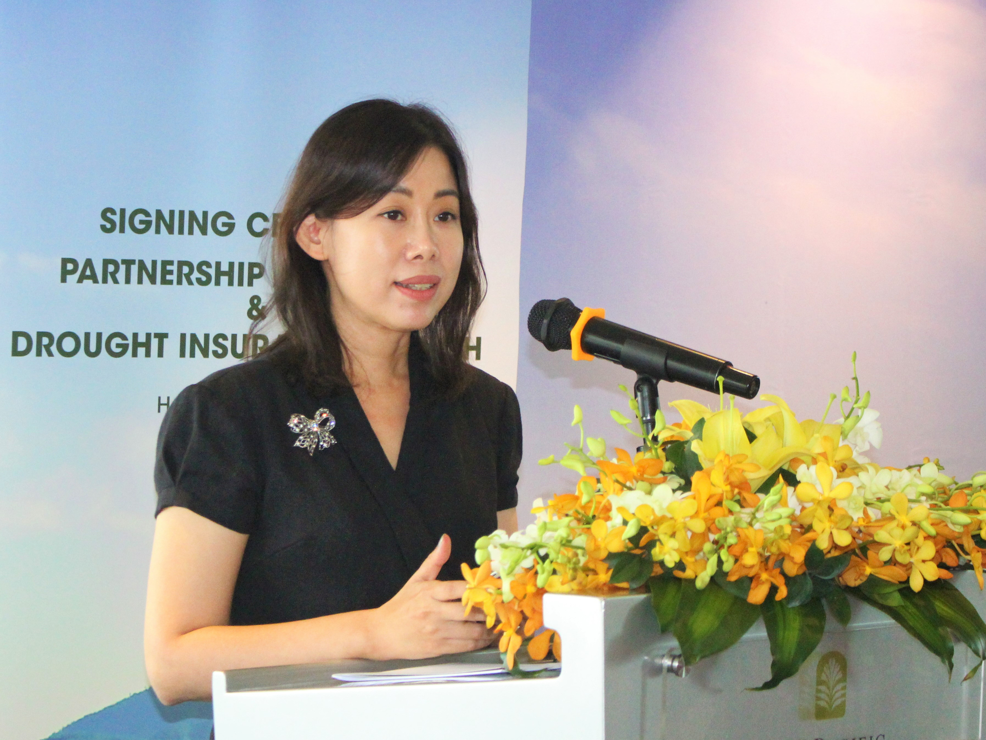 Bà Nguyễn Thị Lan Phương, Phó Tổng giám đốc MSIG Việt Nam chia sẻ thông tin về bảo hiểm hạn hán. Ảnh: Trung Quân.