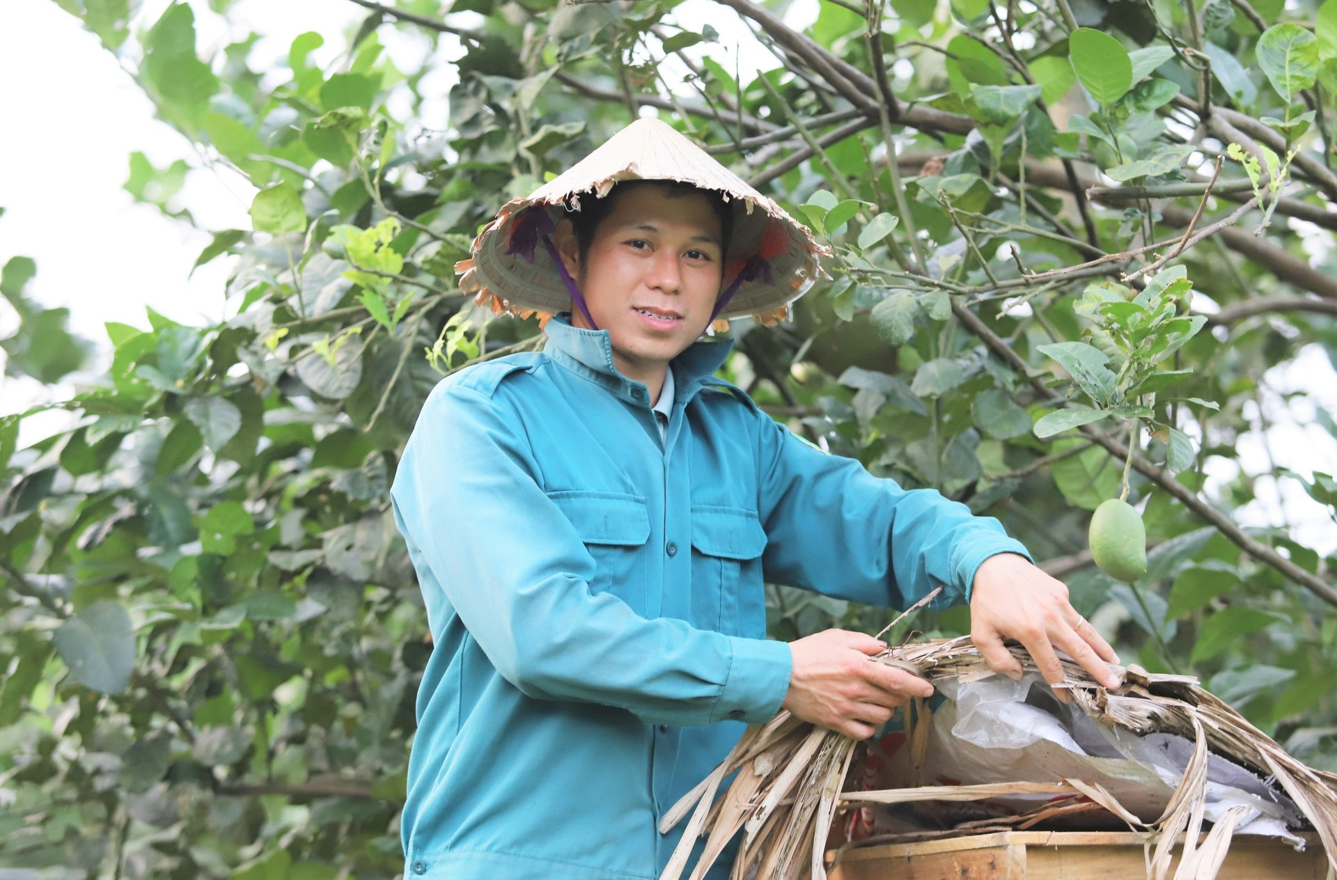 Ở vùng nông thôn huyện Hương Sơn, trang trại chăn nuôi tổng hợp của anh Ngư là điểm sáng để nhiều thanh niên học tập. Ảnh: Thanh Nga.