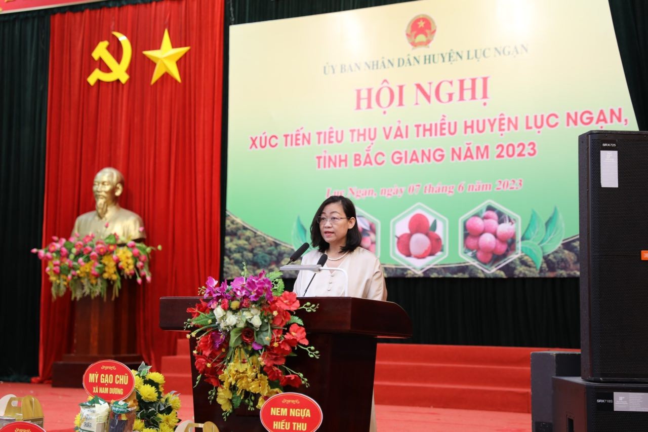 Ms. Nguyen Thi Thao - Senior Purchasing Manager of WCM retail chain - spoke about the conference.