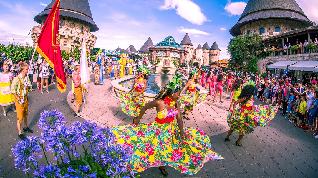 Lễ hội sôi động tại quần thể du lịch Sun World Ba Na Hills.