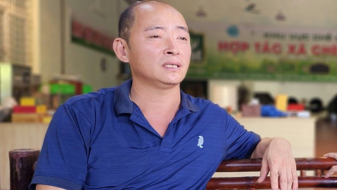 Mr. Nguyen Viet Thuat, the first organic tea maker in Tan Cuong. Photo: Hoang Anh.