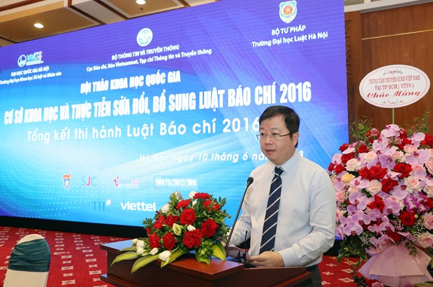 Thứ trưởng Bộ Thông tin và Truyền thông Nguyễn Thanh Lâm phát biểu tại hội thảo. Ảnh: Minh Sơn/Vietnam+.