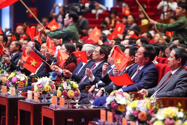 Các đại biểu dự hội nghị sáng 11/6 tại Hà Nội. Ảnh: VGP.