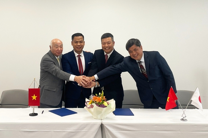 Multiple Memorandums of Understanding on cooperation in training high-quality agricultural human resources were signed between Japan and the Ministry of Agriculture and Rural Development of Vietnam. Photo: Quoc Huy.