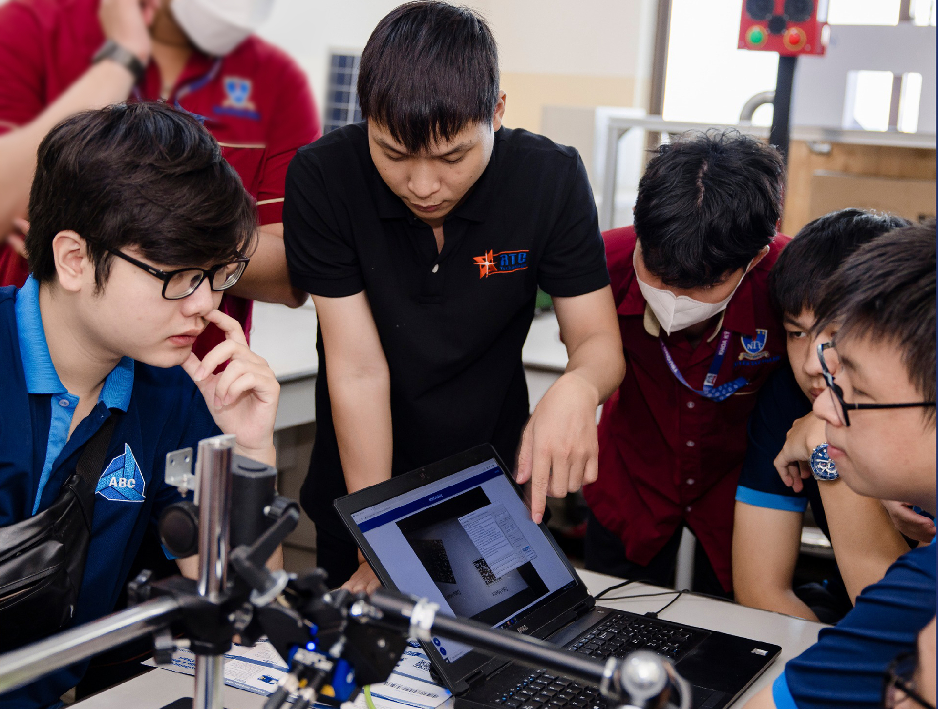 Sinh viên 5 trường Đại học của TP HCM sẽ tham gia cuộc thi về robot trong khuôn khổ Triển lãm MTA Vietnam 2023. 