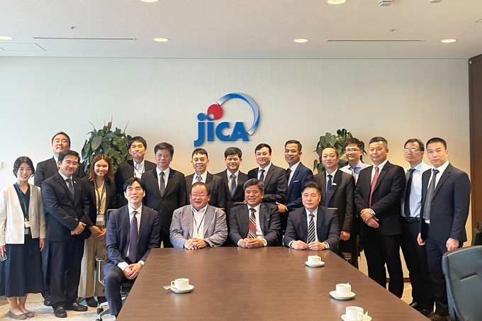 The Ministry of Agriculture and Rural Development of Vietnam in a meeting with the Japan International Cooperation Agency (JICA). Photo: Quoc Huy.
