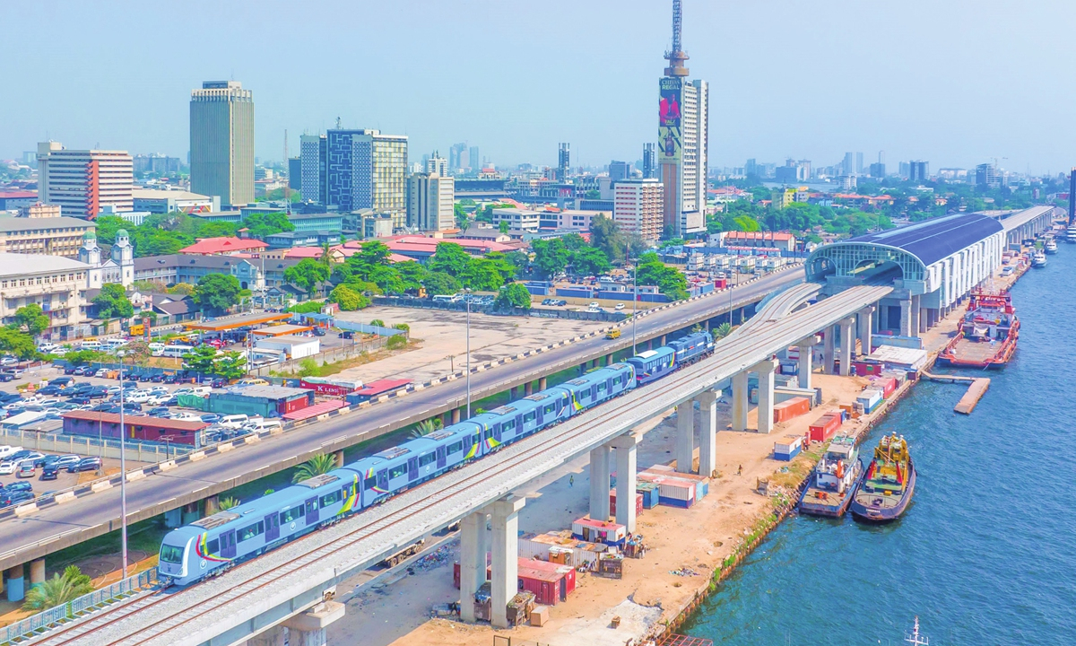A train of a light rail project undertaken by a Chinese firm runs during a completion ceremony in Lagos, Nigeria on December 21, 2022. Photo: Xinhua