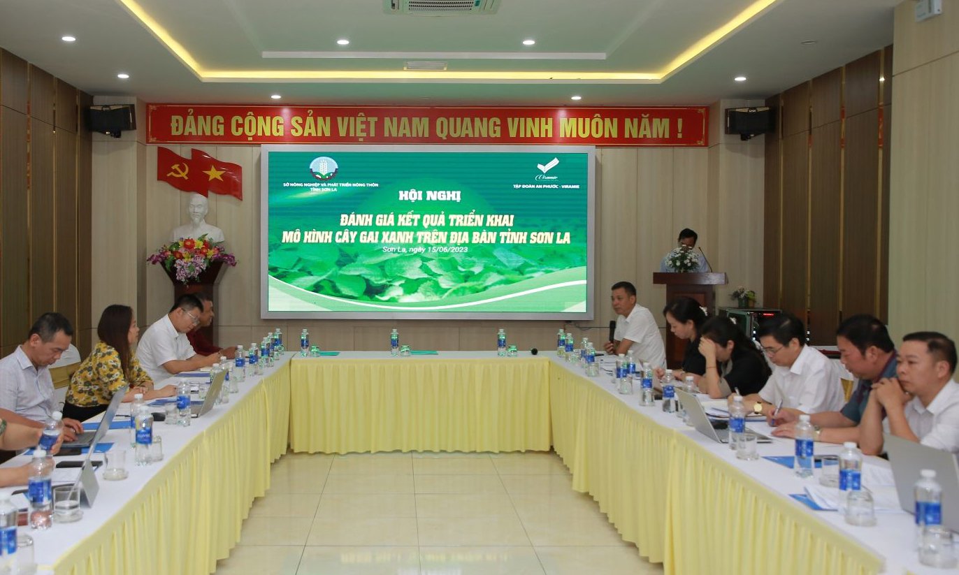 Quang cảnh hội nghị đánh giá kết quả triển khai cây gai xanh trên địa bàn Sơn La.