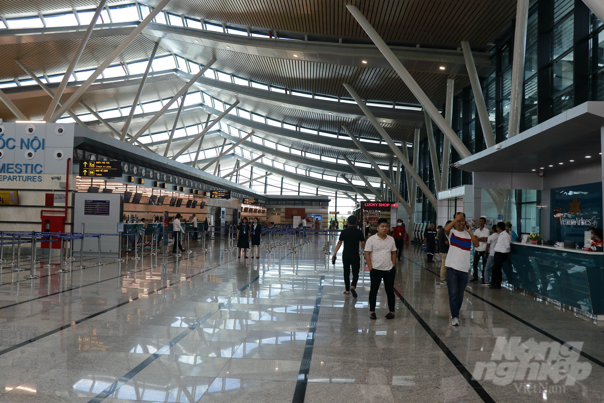 Bên trong khu vực Nhà ga T2 - Cảng hàng không quốc tế Phú Bài. Ảnh: CĐ.