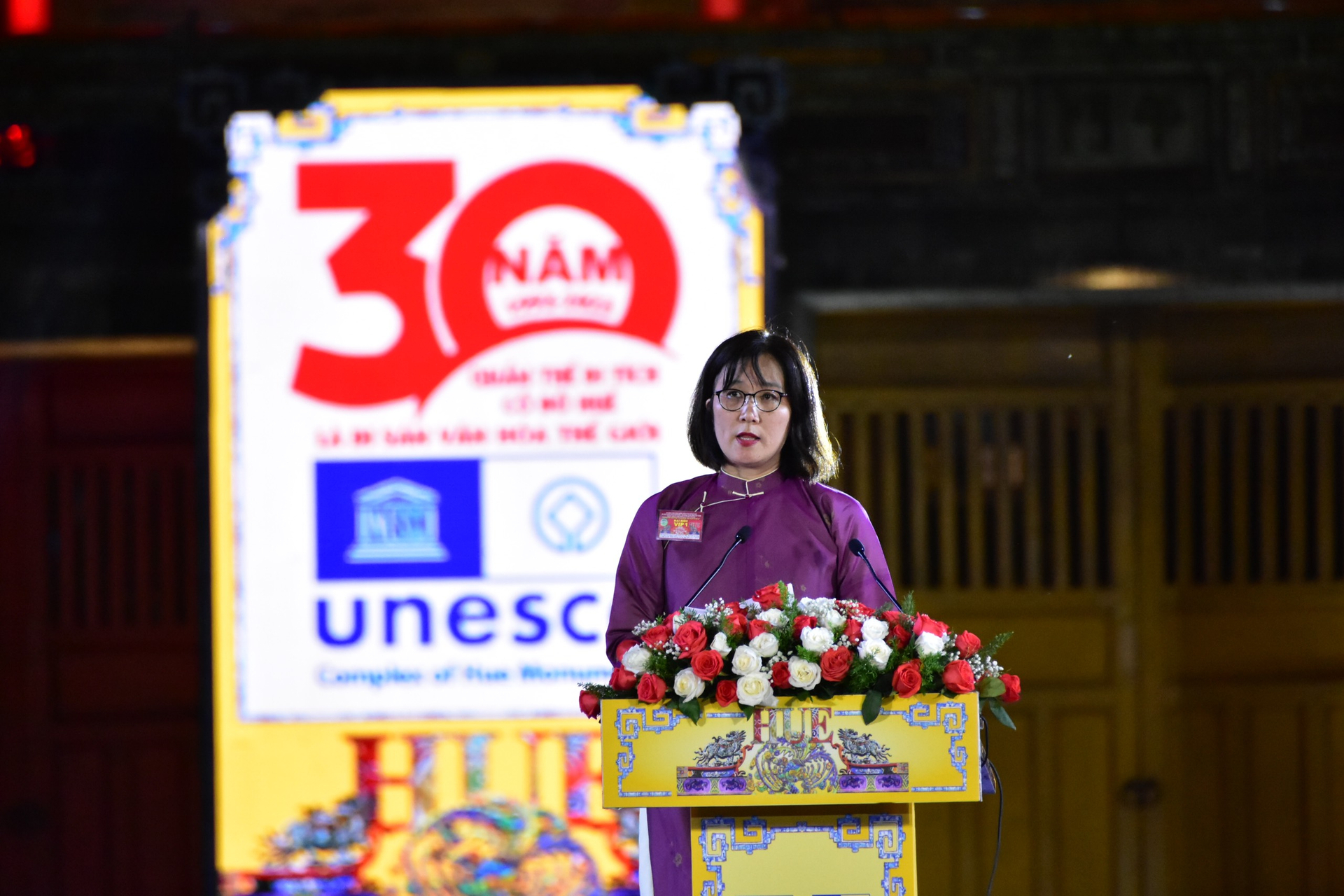 Bà Miki Nozawa, đại diện Tổ chức UNESCO tại Việt Nam đã có những chia sẻ về công tác bảo tồn, phát huy giá trị của Quần thể Di tích Cố đô Huế trong 30 năm qua. Ảnh: Ngọc Minh Phan.
