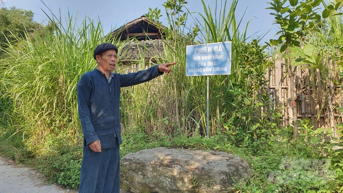 Những dấu tích được lưu giữ tại Bản Díu liên quan tới nhân vật Hoàng Vần Thùng. Ảnh: Kiên Trung.