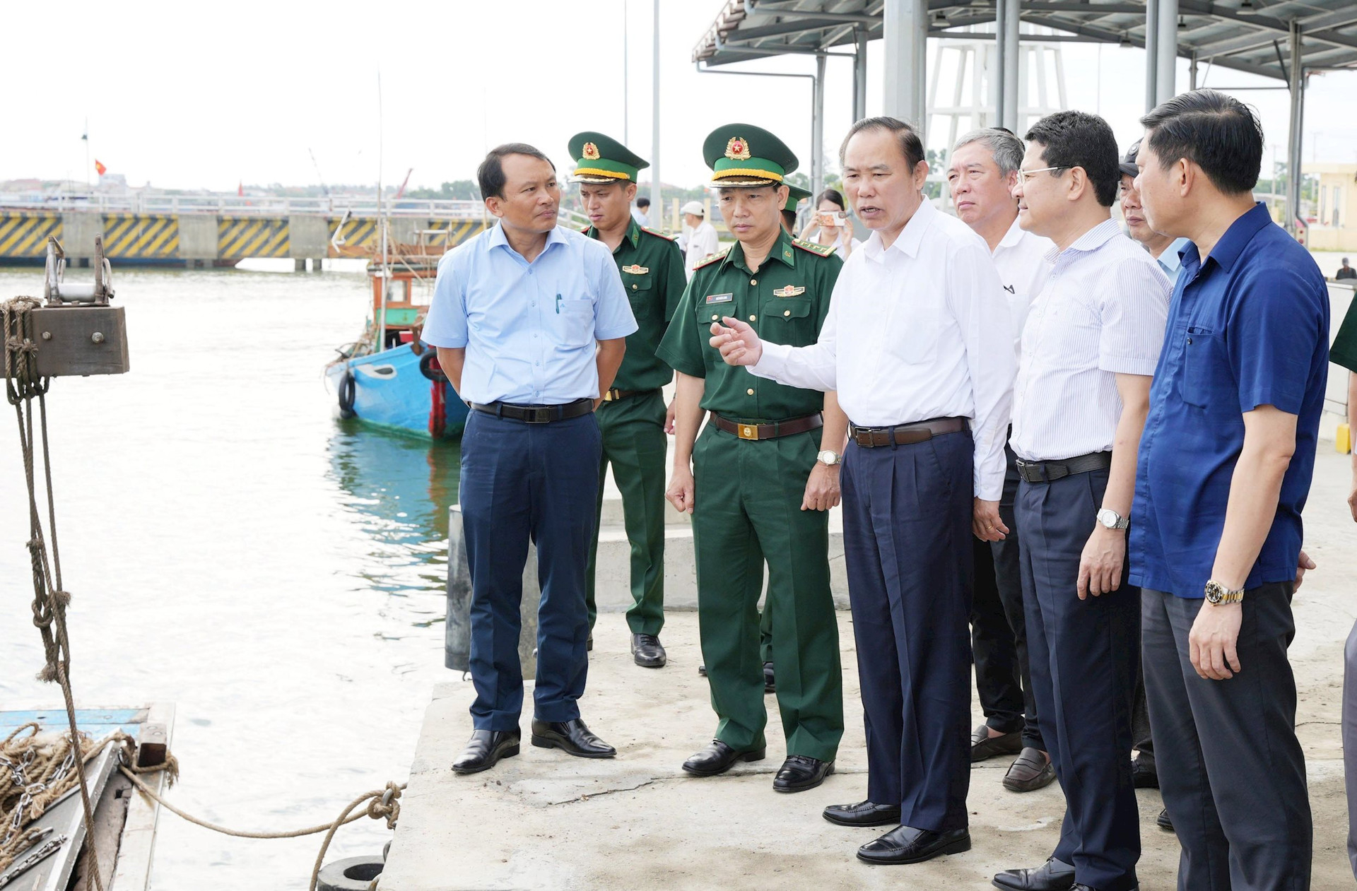 Thứ trưởng Phùng Đức Tiến vừa có buổi thị sát tình hình chống khai thác IUU tại Thừa Thiên - Huế.