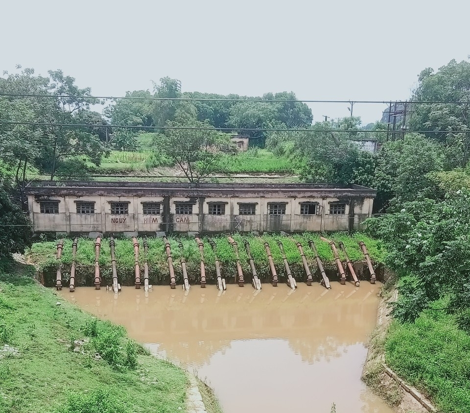 Trạm bơm Yên Tôn thực hiện nhiệm vụ chống hạn. 