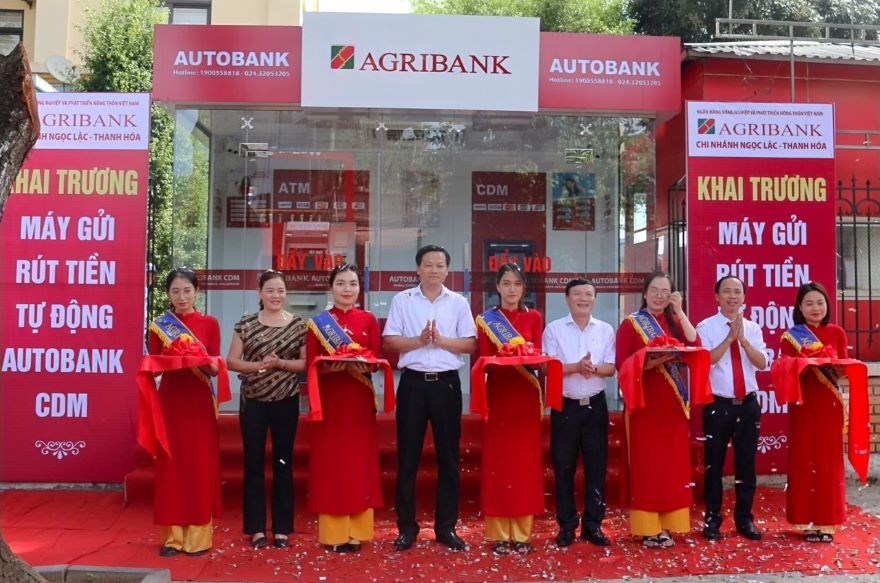 Khai trương Máy gửi/rút tiền tự động Autobank CDM đầu tiên trên địa bàn miền núi tỉnh Thanh Hóa.
