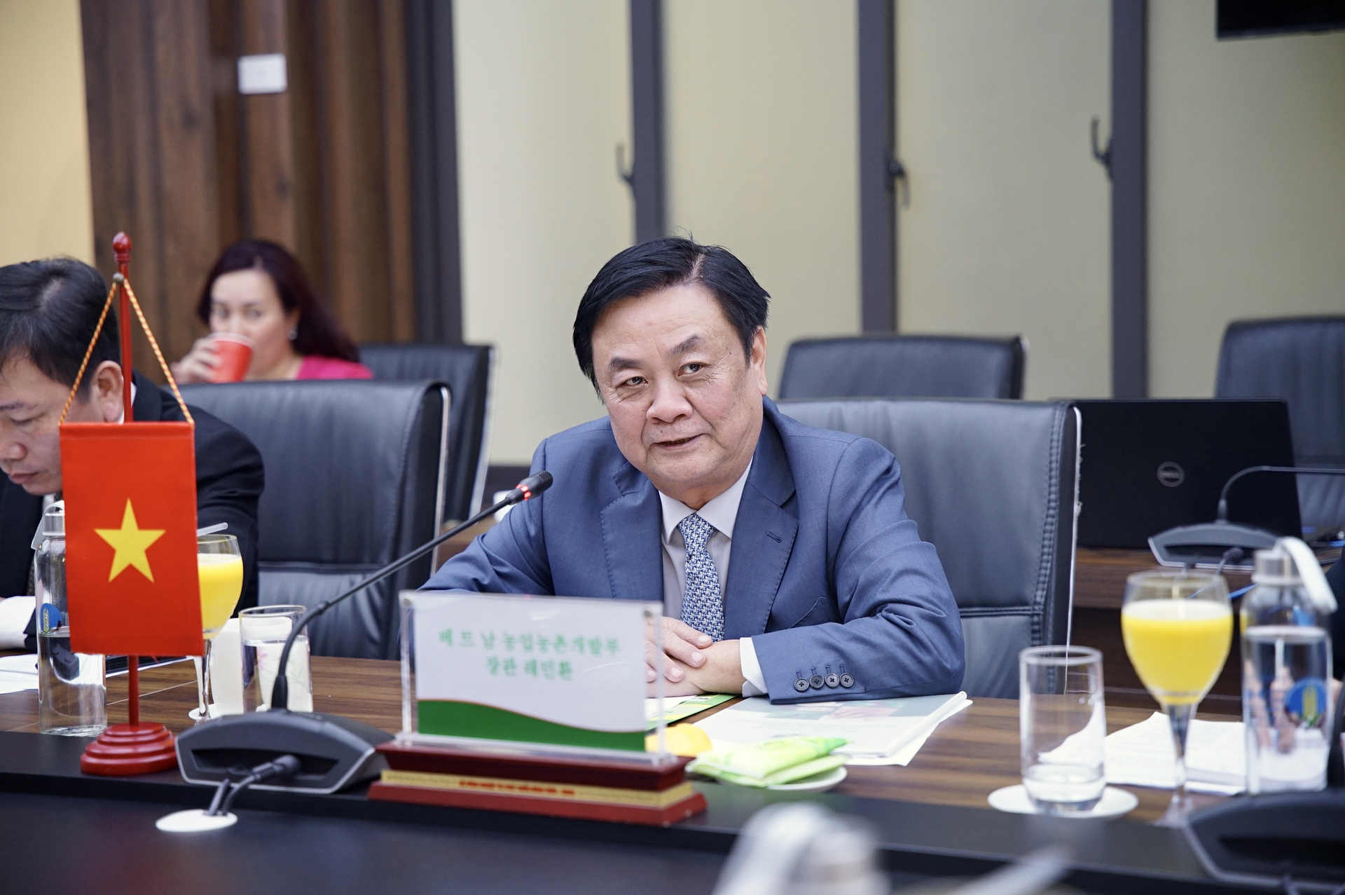 The minister said he was looking forward to the cooperation between RoK and Vietnam in the field of forestry through cooperation projects and programs. Photo: Linh Linh.