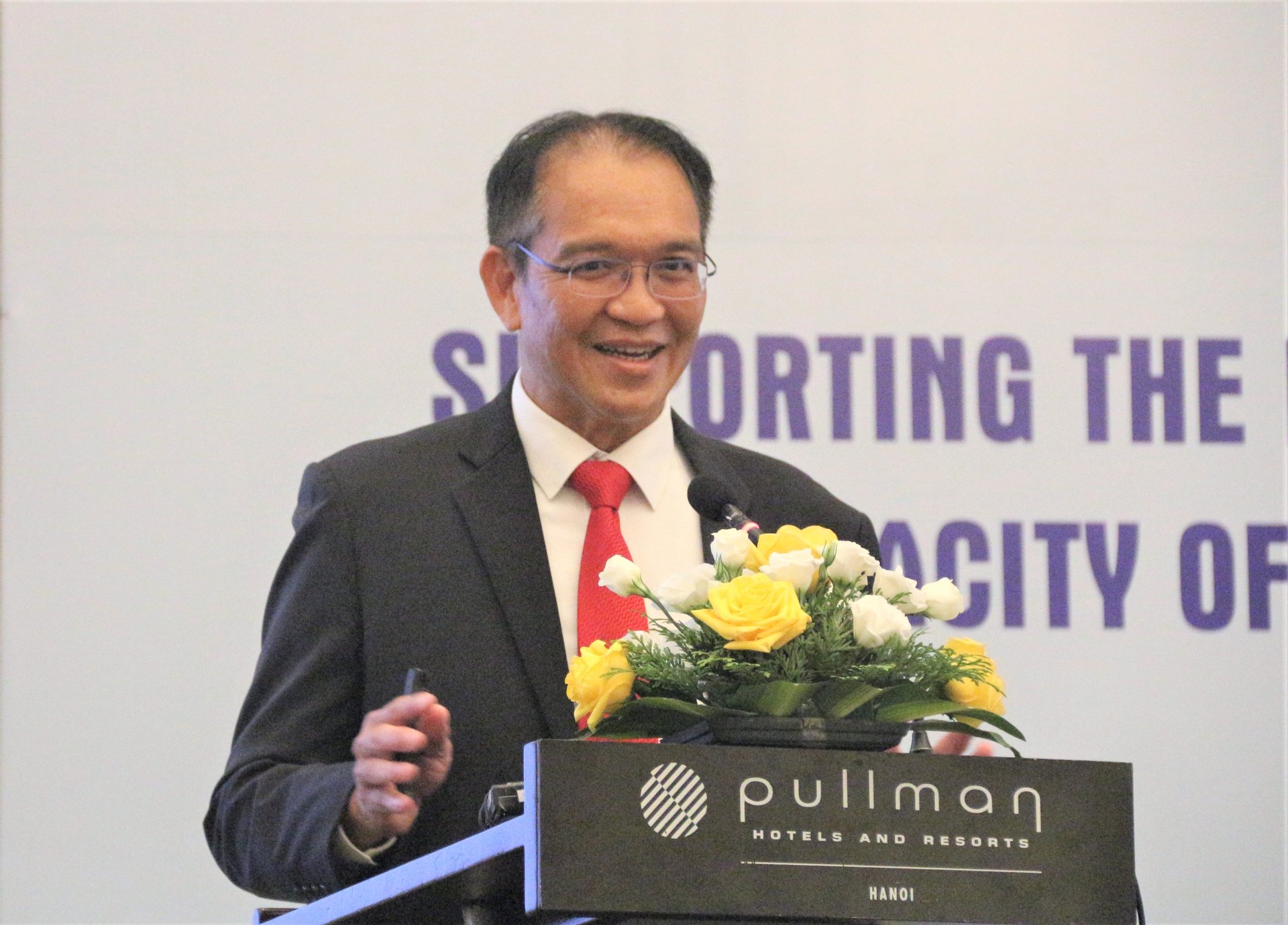 TS Pawin Padungtod phát biểu tại Hội nghị tư vấn hỗ trợ triển khai Đề án tăng cường năng lực hệ thống cơ quan quản lý chuyên ngành thú y các cấp giai đoạn 2021 - 2030. Ảnh: Phạm Hiếu.