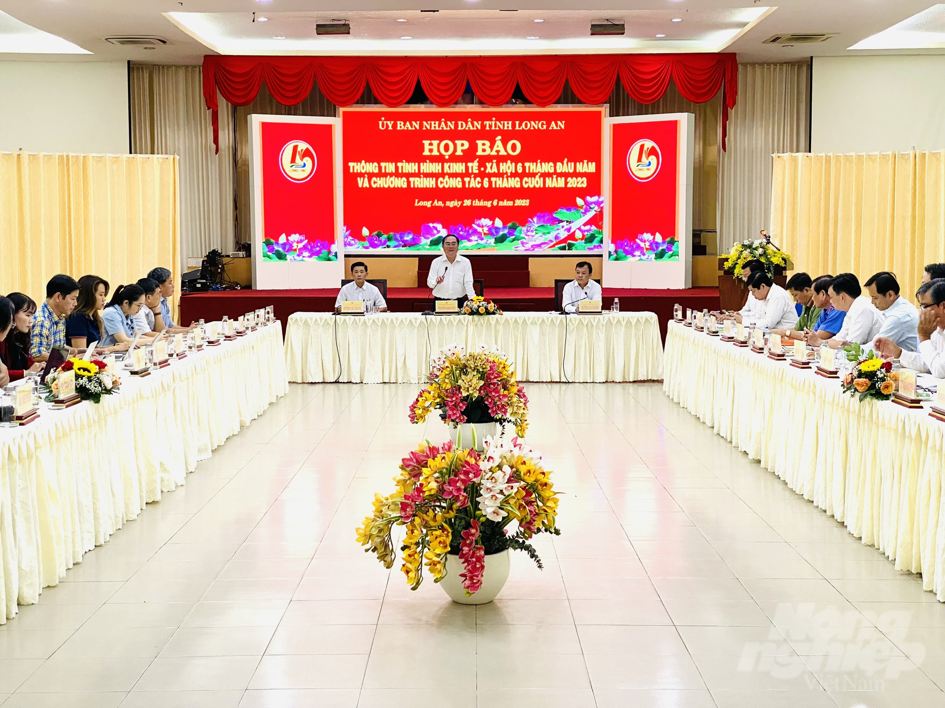 UBND tỉnh Long An tổ buổi họp báo về tình hình kinh tế - xã hội 6 tháng đầu năm và chương trình công tác 6 tháng cuối năm 2023. Ảnh: Lê Hoàng Vũ.