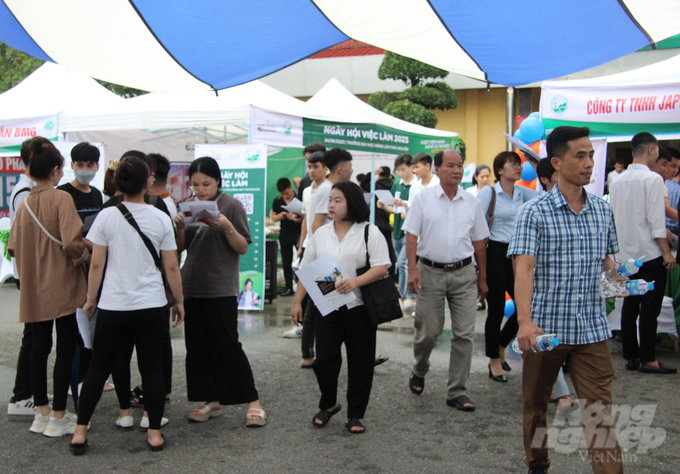 Sự kiện 'Ngày hội việc làm' do Trường Đại học Nông lâm Thái Nguyên tổ chức ngày 24/6 vừa qua đã thu hút đông đảo các đơn vị tuyển dụng tham gia. Ảnh: Toán Nguyễn.