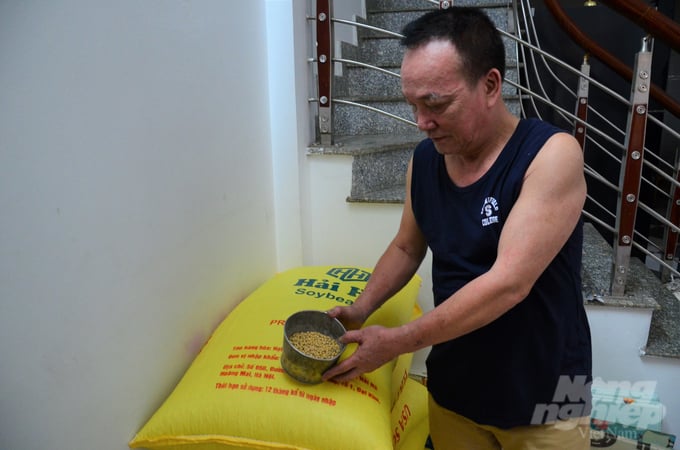Imported soybeans are now commonly used to make tofu. Photo: Duong Dinh Tuong.