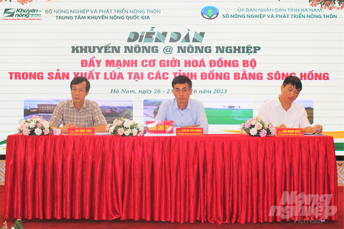 Forum on Agricultural Extension @ Agriculture 'Strengthening synchronous mechanization in rice production in the Red River Delta provinces' in Ha Nam. Photo: Trung Quan.
