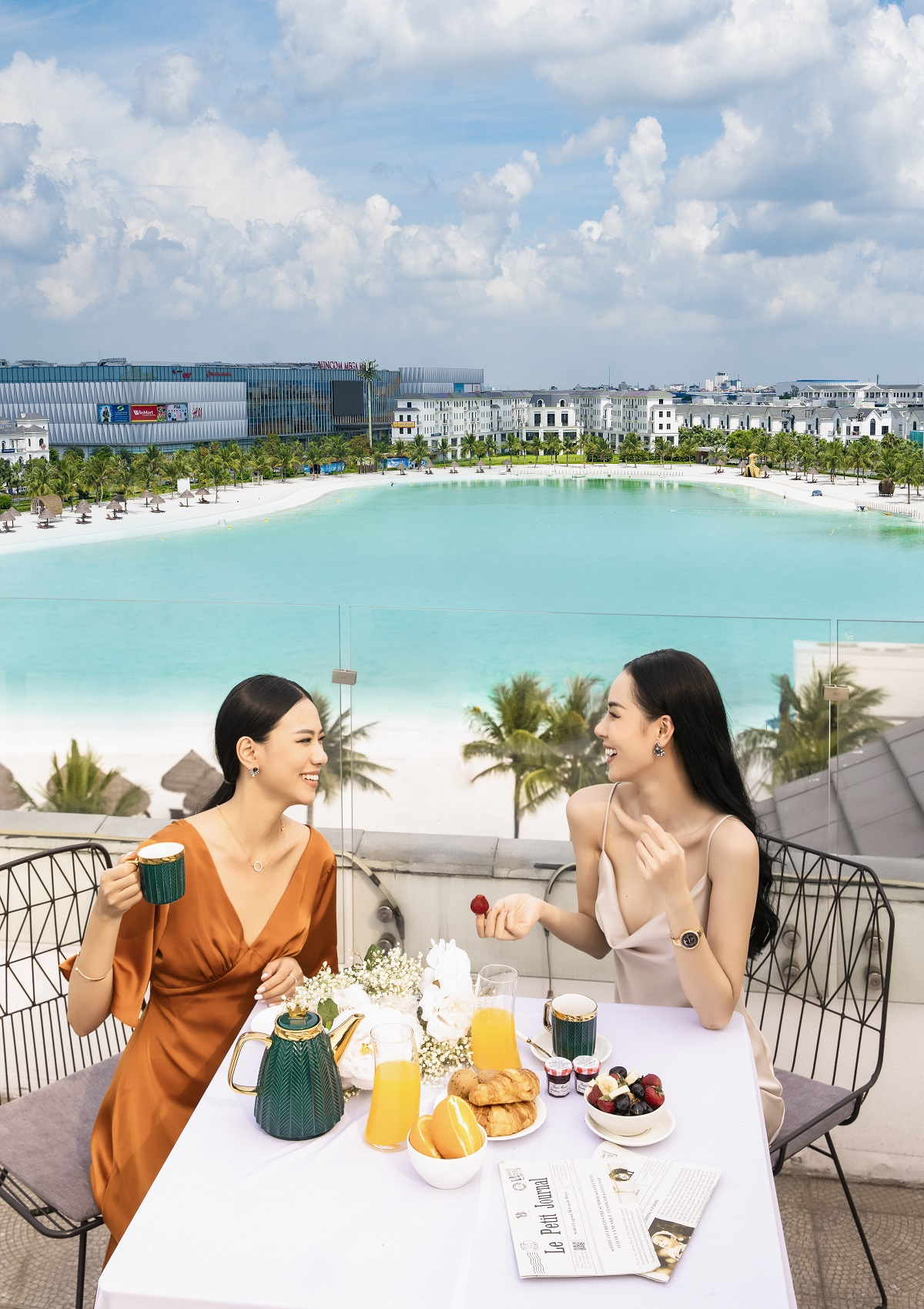 Chủ nhân Suite Apartment sở hữu bộ đôi 'kỳ quan' biển hồ Crystal Lagoon, hồ Ngọc Trai với hàng nghìn tiện ích 'hiếm có khó tìm'.