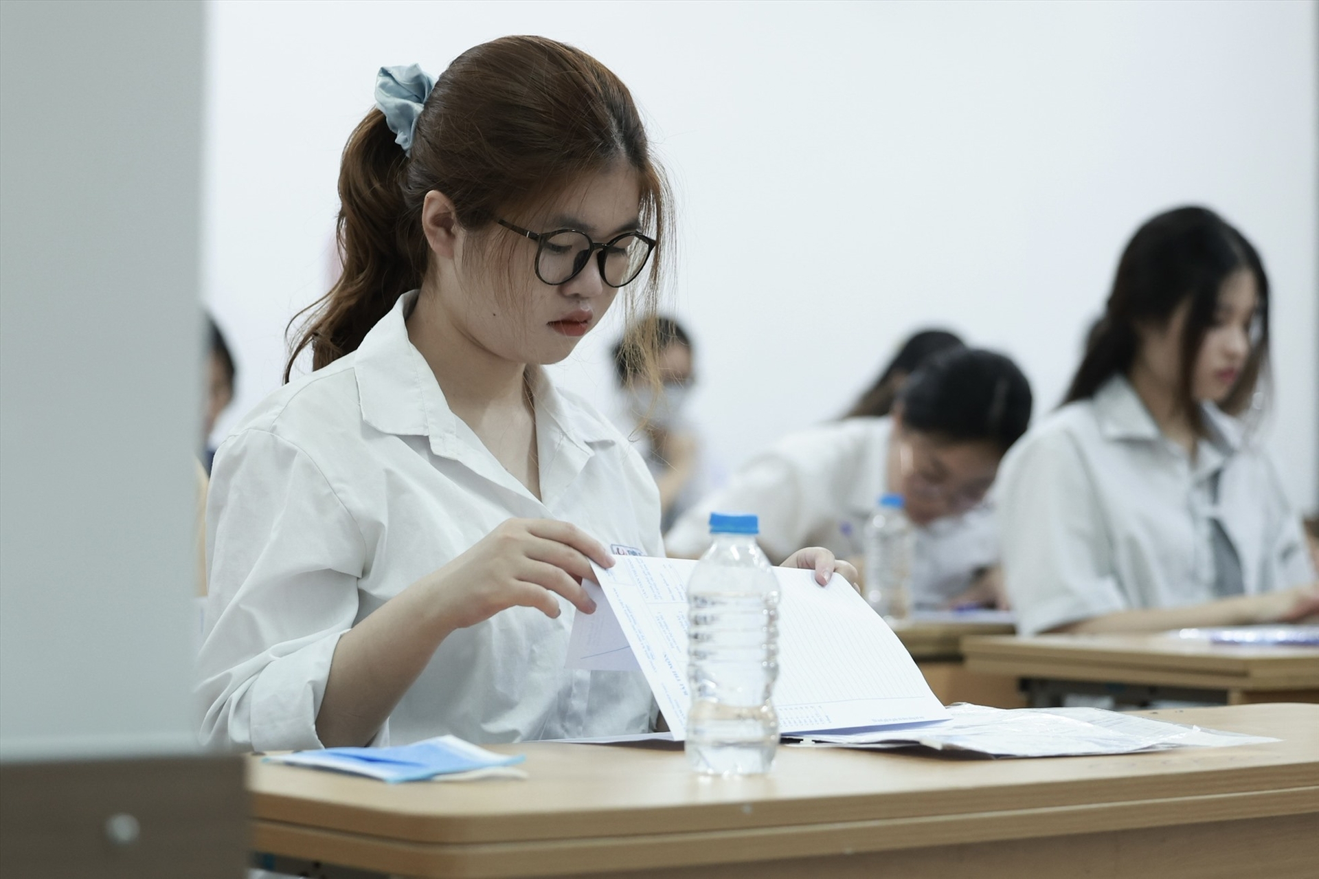 Ngữ văn là môn thi tự luận duy nhất các thí sinh cần thực hiện trong kỳ thi tốt nghiệp THPT năm 2023. Ảnh: Hải Nguyễn.