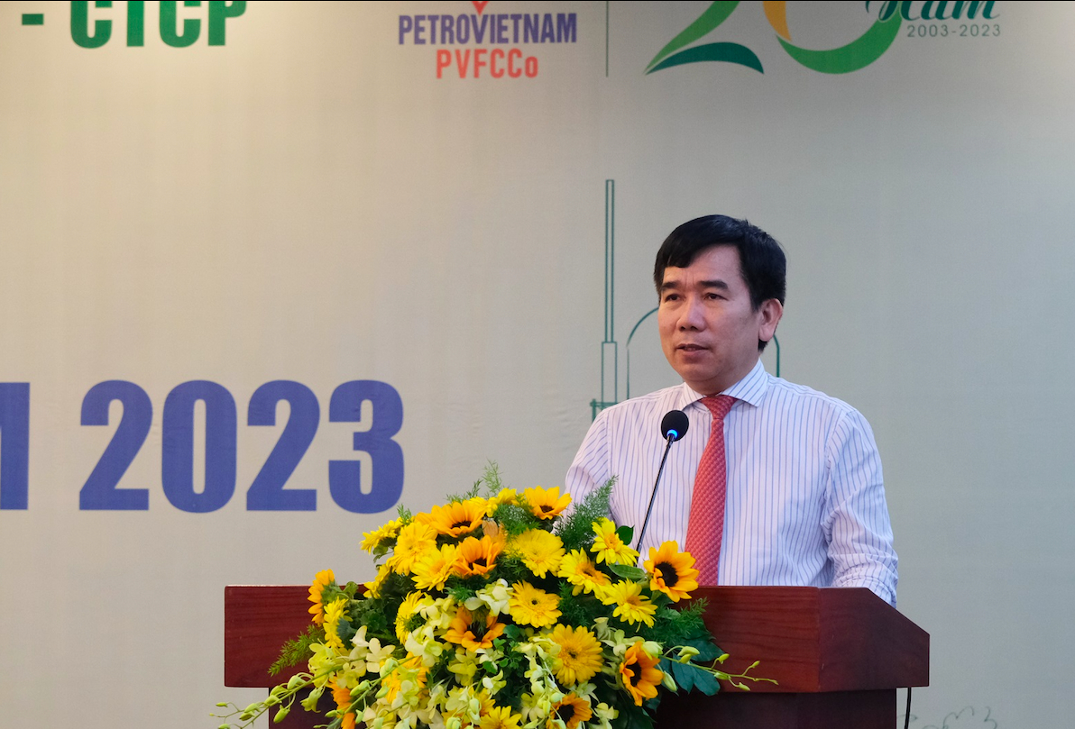 Ông Lê Xuân Huyên, Phó Tổng giám đốc Tập đoàn Dầu khí Việt Nam phát biểu tại phiên họp. Ảnh: Đức Trung.