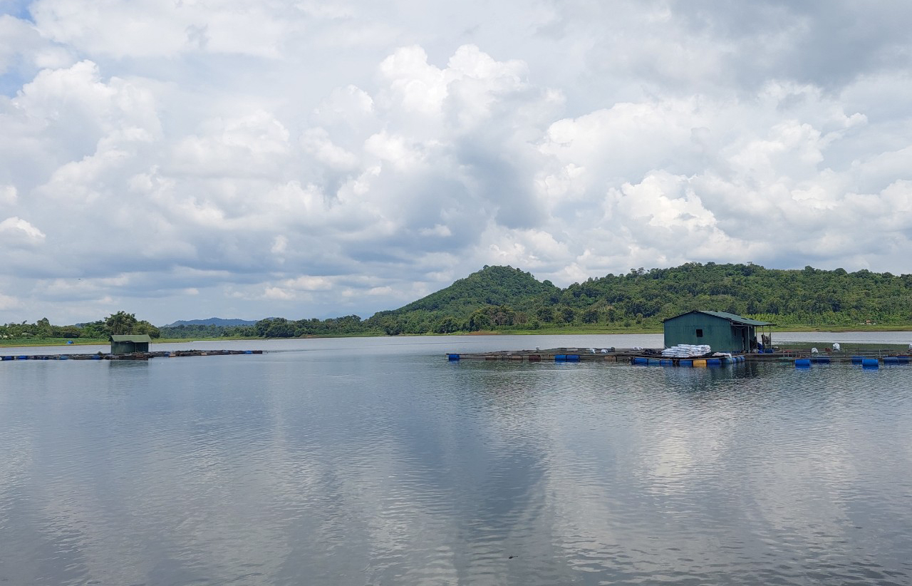 Hiện nay một số trường hợp có hợp đồng trước đây đang tiếp tục cho thuê nhưng chỉ tạm thu chờ khung giá của Bộ Tài chính. Ảnh: Quang Yên.