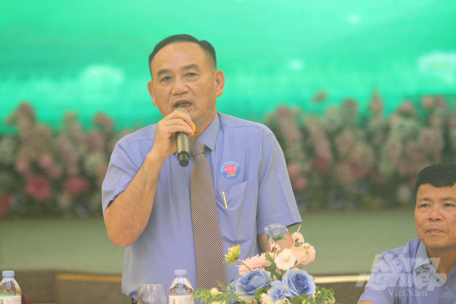 Sau kiện toàn, ông Trần Quang Luận được bầu làm Chủ tịch Hiệp hội Chế biến gỗ và lâm sản ngoài gỗ tỉnh Nghệ An. Ảnh: Quốc Toản.