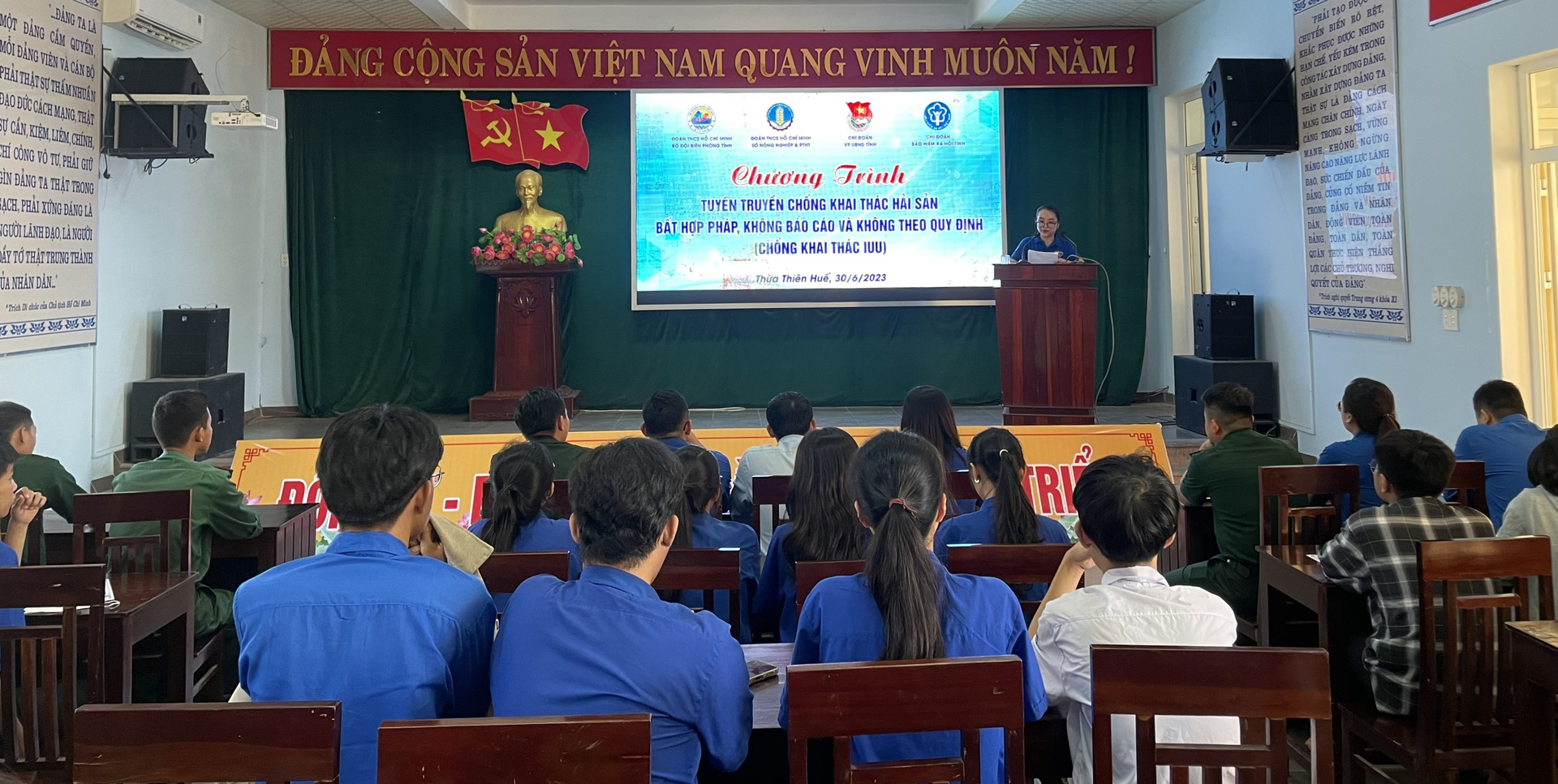 Nhiều nội dung liên quan đến chống khai thác IUU đã được chuyển tải đến thanh niên các xã ven biển. CĐ.