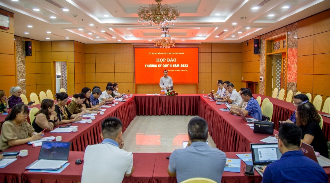 Quang cảnh buổi họp báo. Ảnh: Cường Vũ.