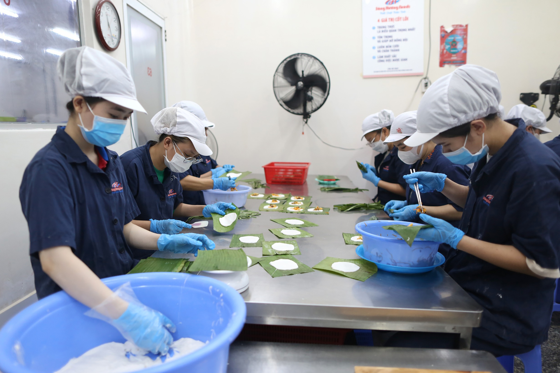 Song Huong Foods is one of the first enterprises to export 'nậm' cake and 'bột lọc' cake to the US.