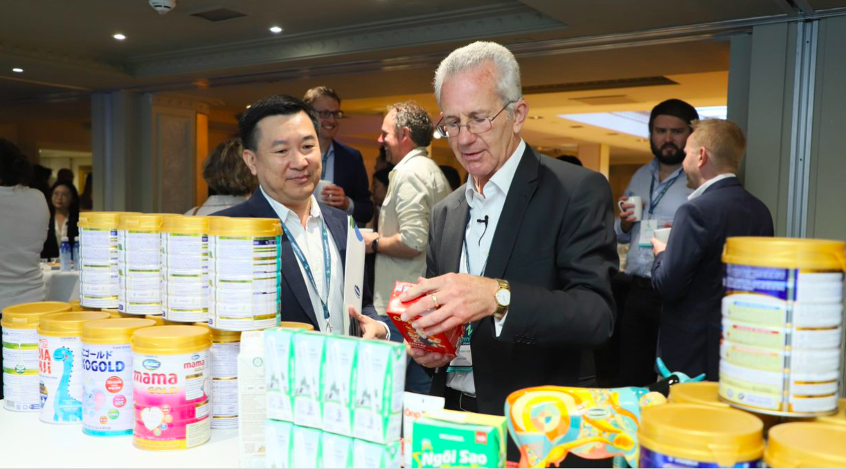 Vinamilk’s three-star condensed milk products have also been introduced and received attention at the 2023 Global Dairy Conference taking place in the UK.