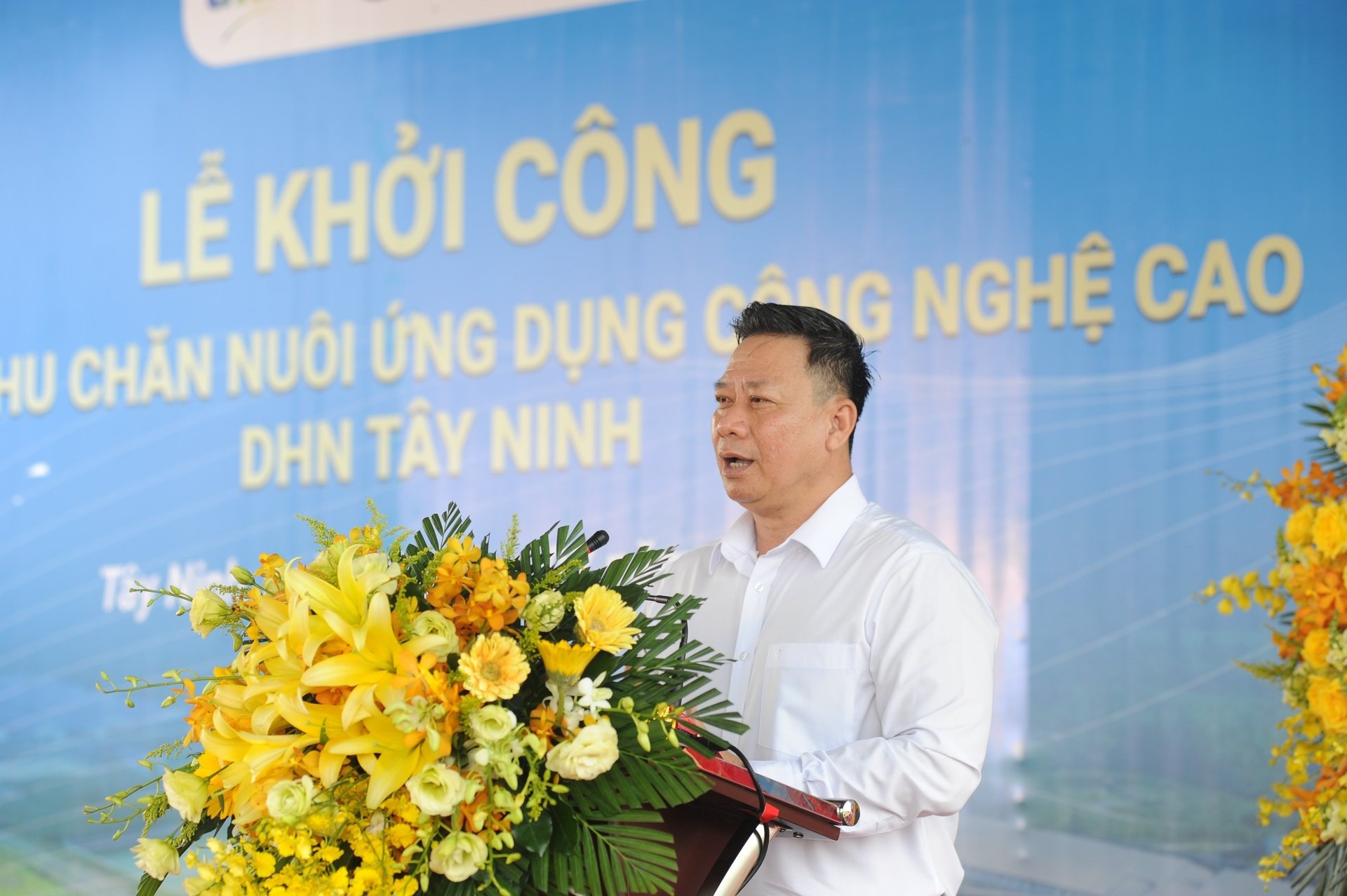 Chủ tịch UBND tỉnh Tây Ninh Nguyễn Thanh Ngọc phát biểu tại Lễ khởi công. Ảnh: HN.