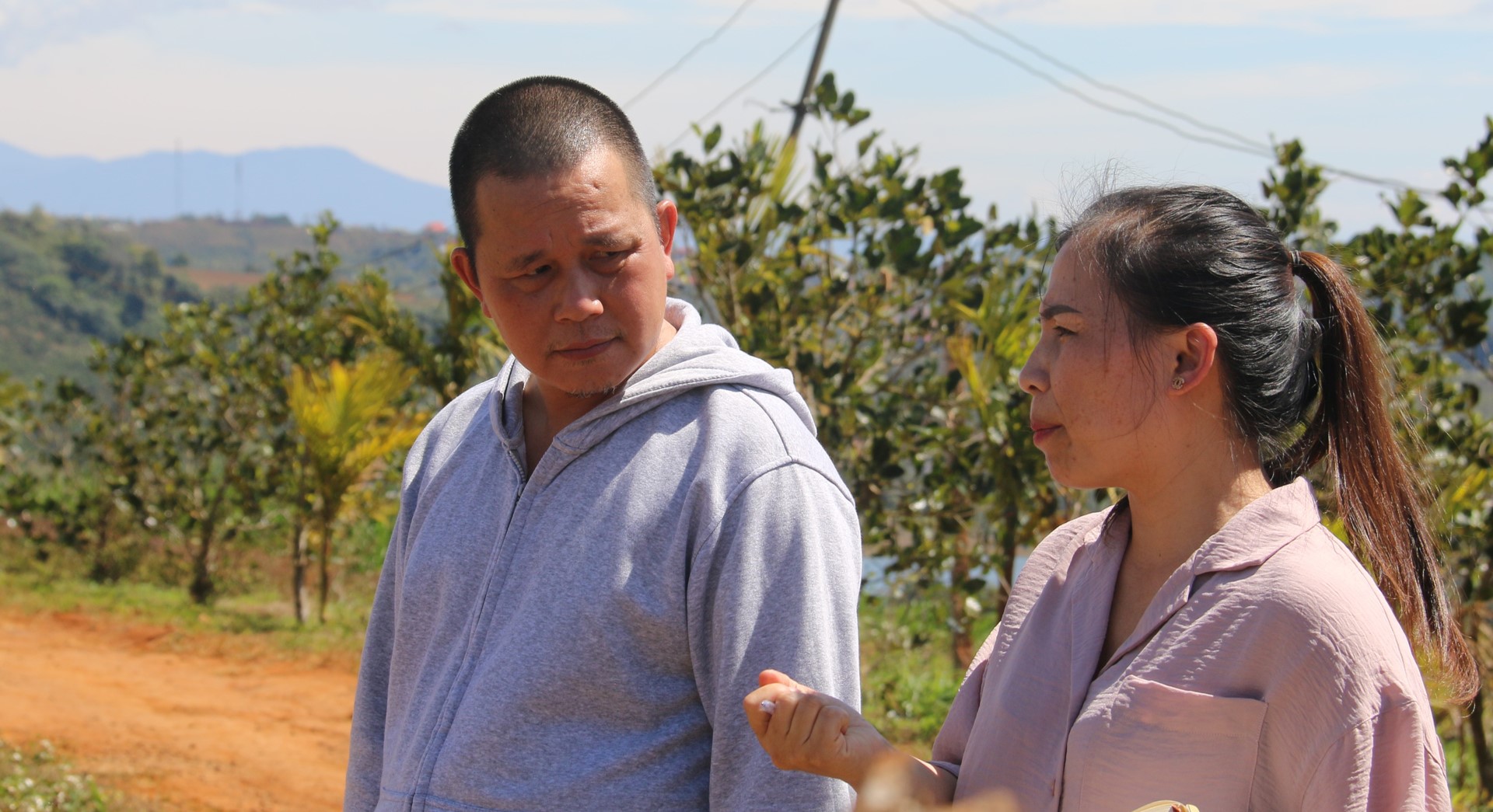 Mr. Ha Trung Hieu said that when the farm goes into stable operation, he will support breeds for the surrounding people to get out of poverty. Photo: Quang Yen.