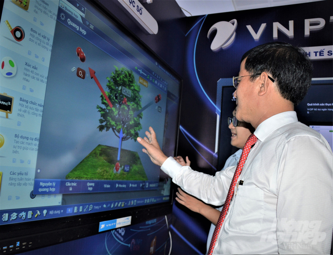 The leaders of Hau Giang province determined that digital transformation of the agricultural sector plays a particularly important role in promoting the restructuring of the agricultural sector and adding value to the economy. Photo: Minh Dam.