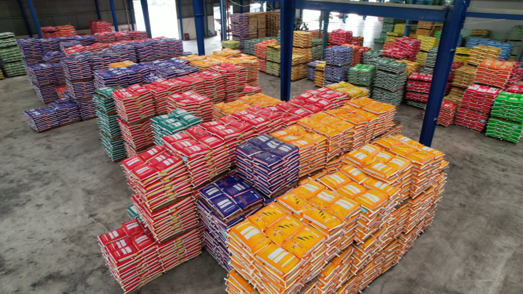 GrowMax đã tiên phong giảm giá sản phẩm thức ăn nuôi tôm. Mức giảm tùy theo từng mặt hàng, tuy nhiên có những mặt hàng giảm tới 20.000 đồng/bao. Ảnh: GrowMax.