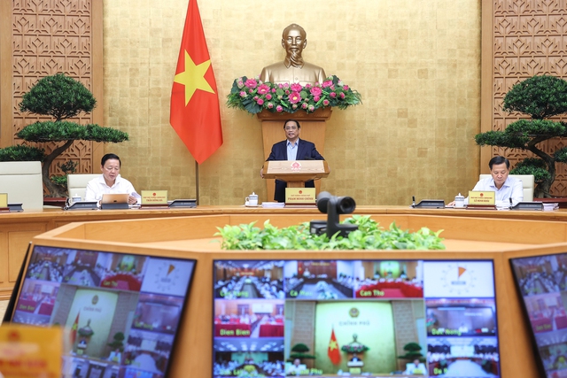 Thủ tướng chủ trì hội nghị trực tuyến toàn quốc Chính phủ với các địa phương và phiên họp Chính phủ thường kỳ tháng 6. Ảnh: VGP.