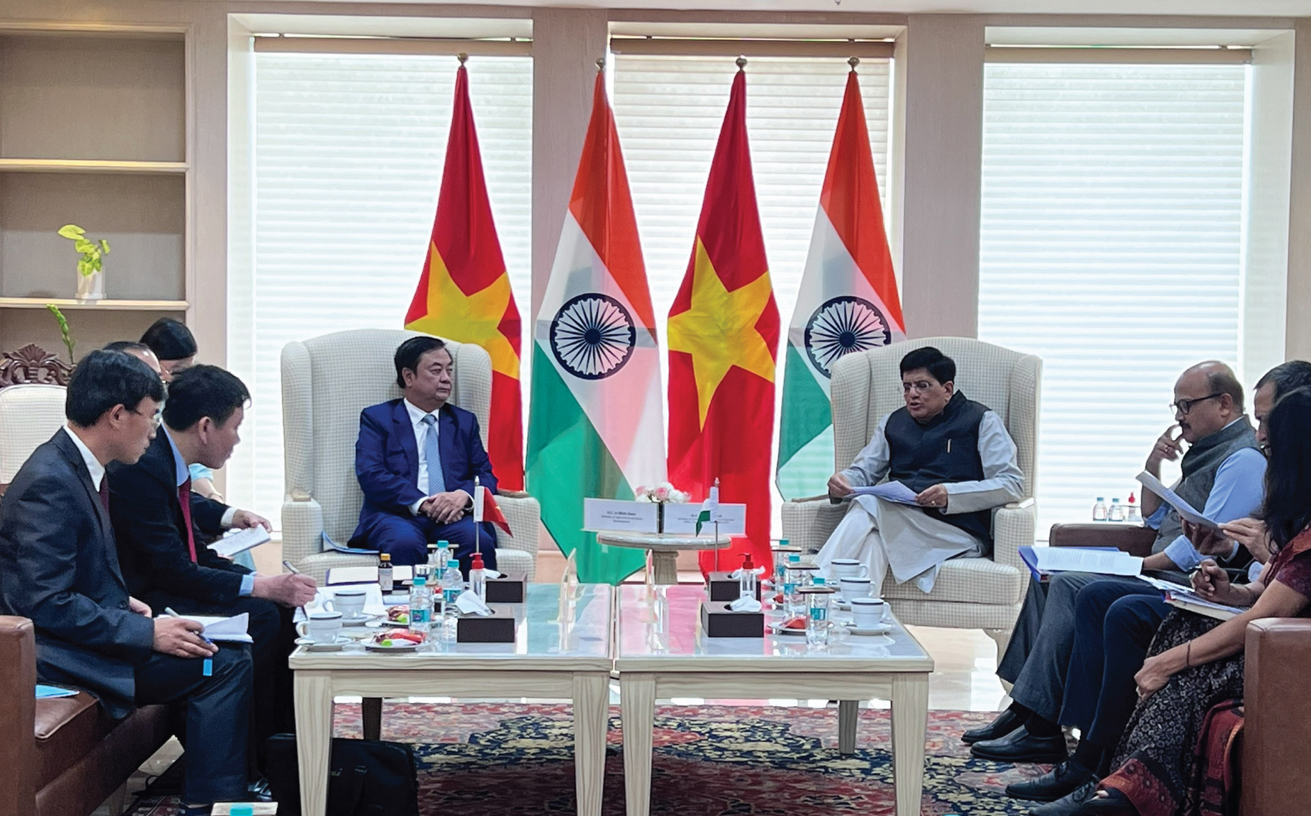 Minister Le Minh Hoan meets with Indian Minister of Trade and Industry Piyush Goyal. Photo: ICD.
