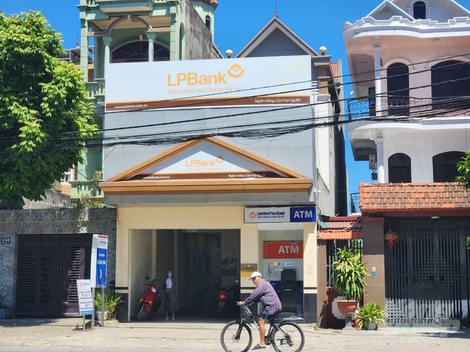 Phòng giao dịch thị xã Nghi Sơn, Ngân hàng Bưu điện Liên Việt. Ảnh: Quốc Toản.