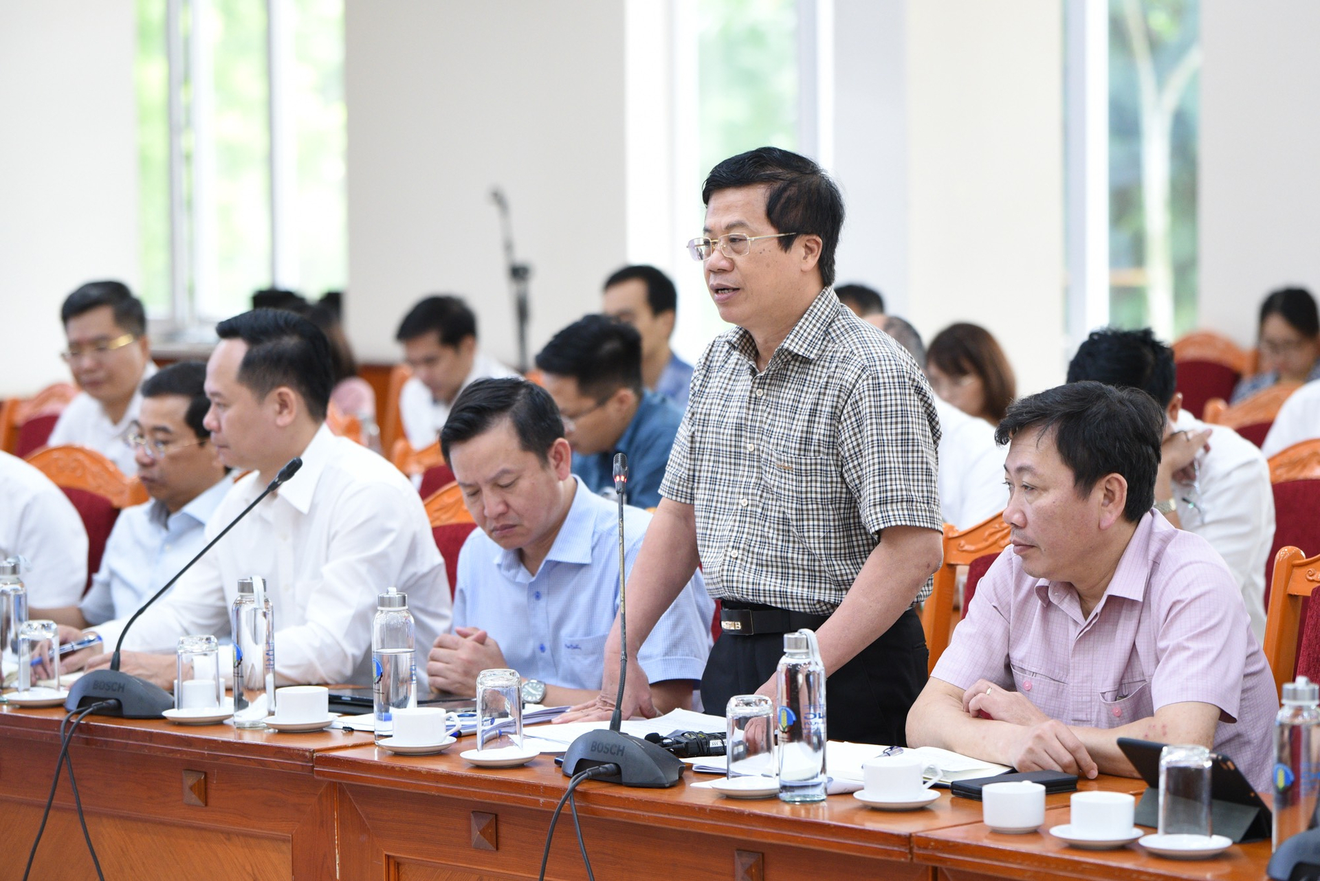 Representatives of the Department of Livestock Production proposed solutions to master breeding technology, feed, and processing. Photo: Tung Dinh. 