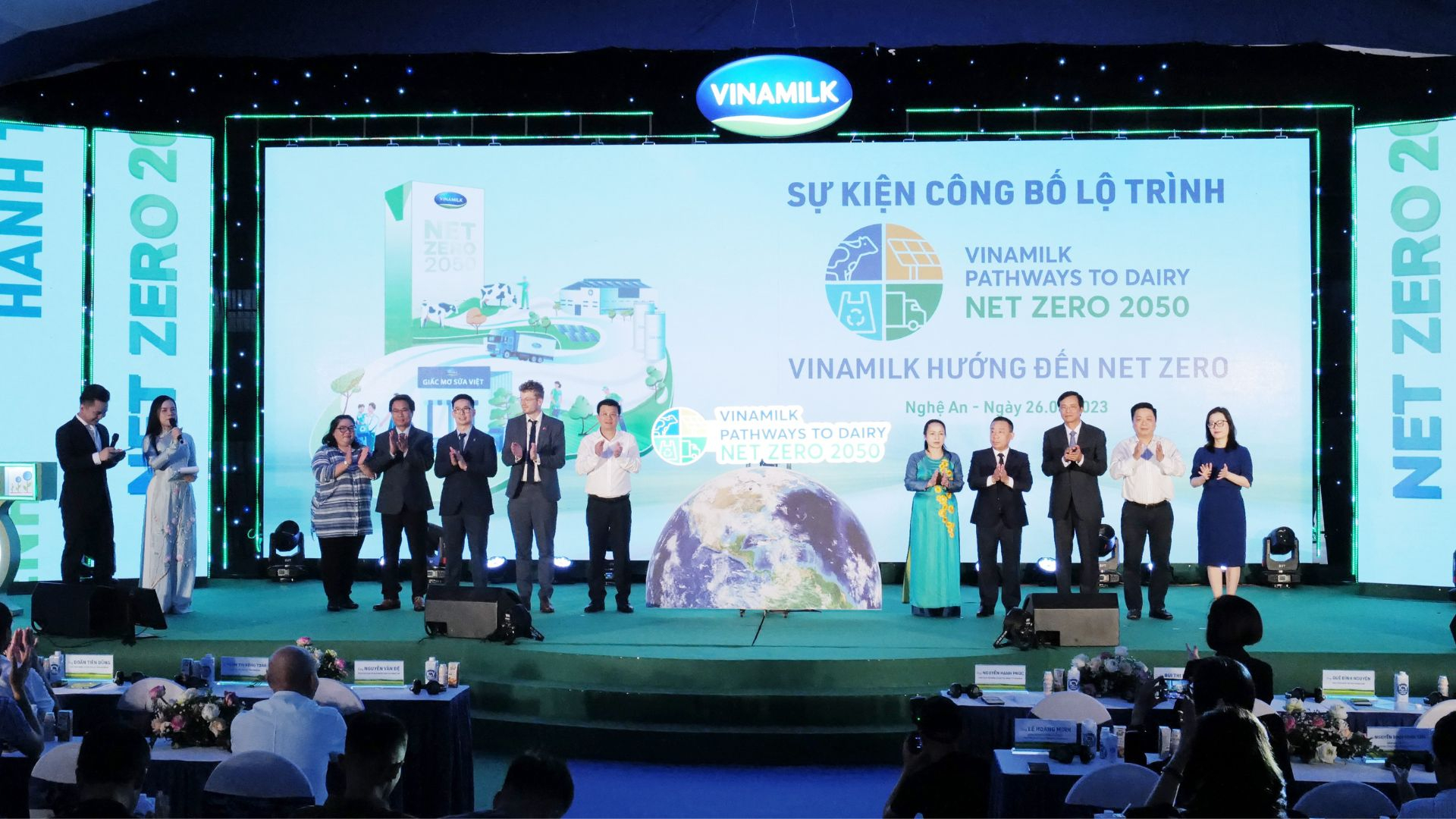 Vinamilk nhận chứng nhận Nhà máy và trang trại đạt trung hòa carbon theo tiêu chuẩn PAS 2060:2014.