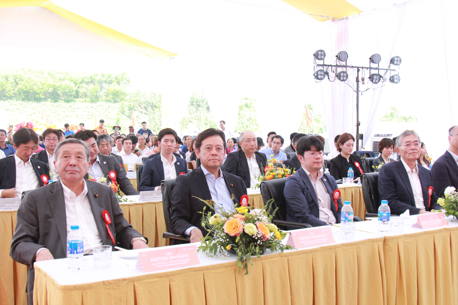 The Japan - Vietnam Parliamentary Friendship Alliance and Japanese business partners at the Groundbreaking Ceremony. Photo: Thanh Tien.