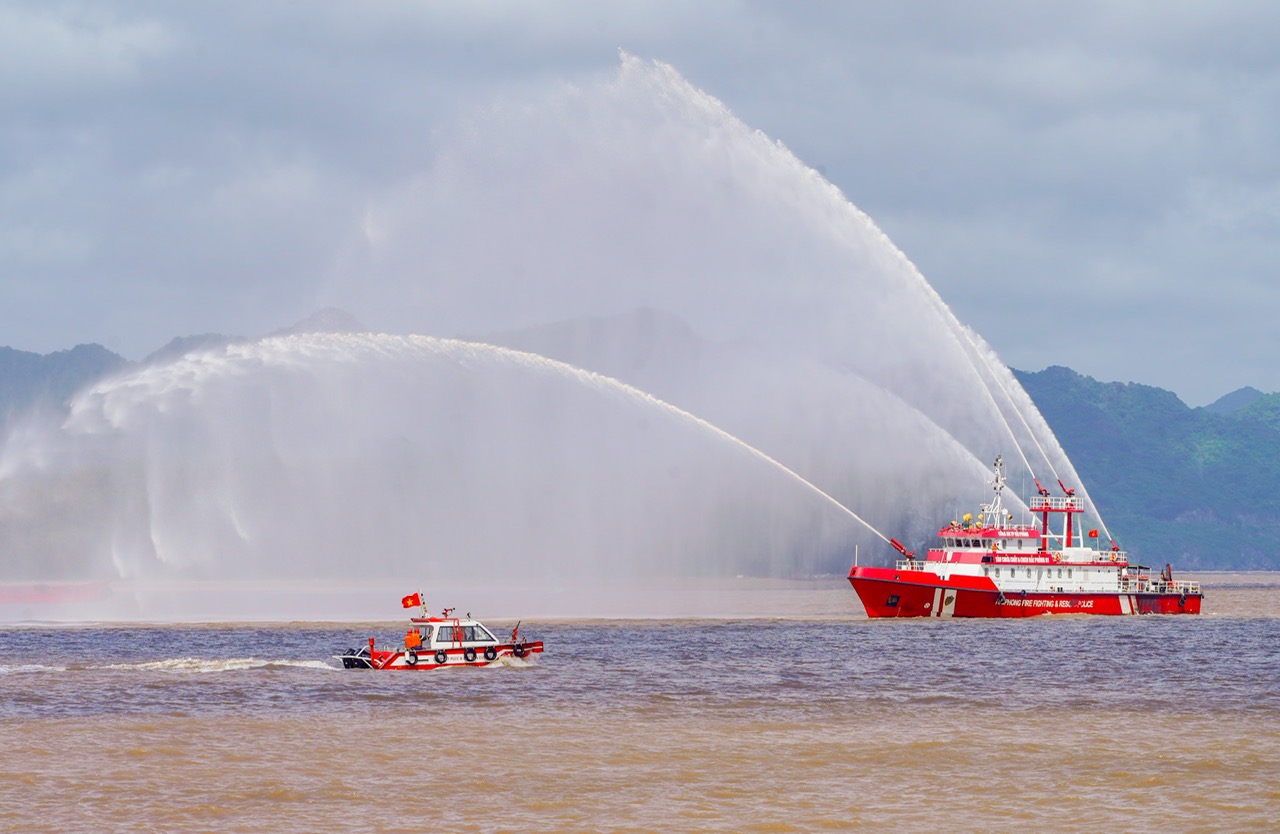 It is necessary to take the initiative in establishing and practicing plans; readying forces and means for flood and storm prevention; performing search and rescue; promptly handling challenges that arise when a major storm strikes.