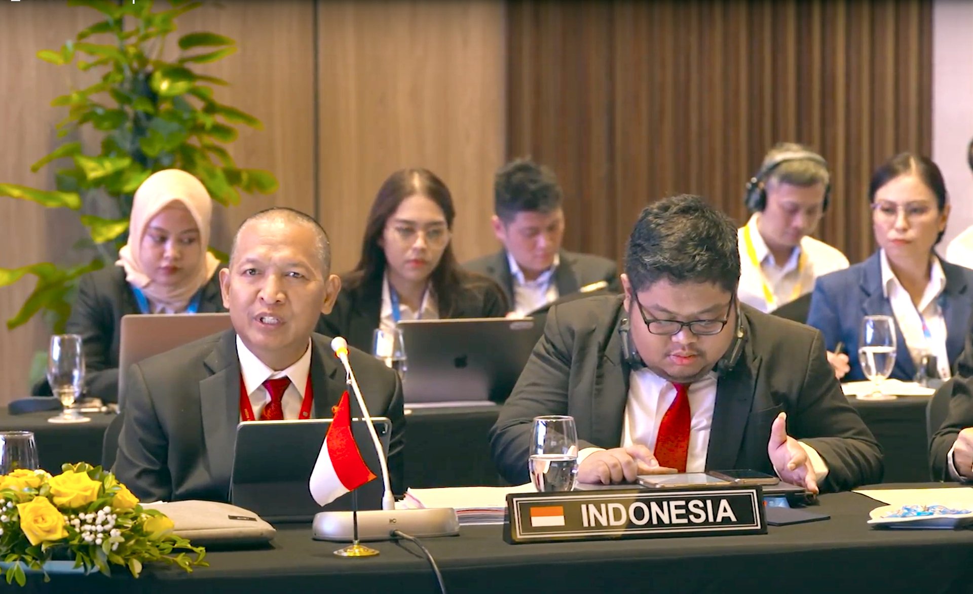 Các đại biểu tham dự Hội  nghị Ủy ban ASEAN về quản lý thiên tai lần thứ 42.